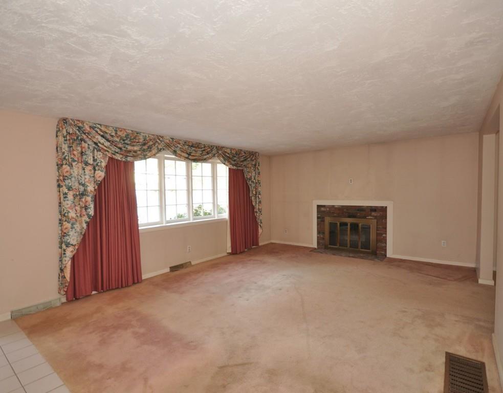 36 Agawam Road Acton, MA 01720 - Photo 5 of 20 Gallery Image 5