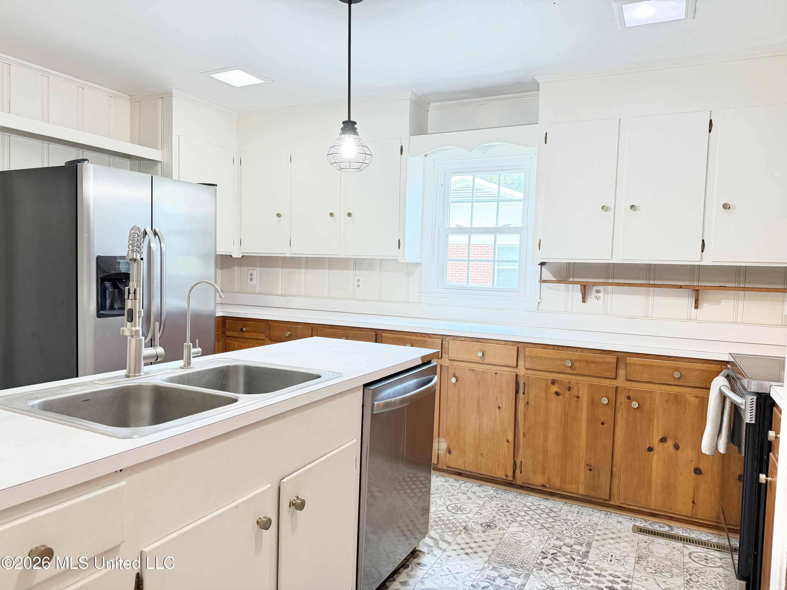 1640 Old Bay Springs Road Laurel, MS 39440 - Photo 10 of 38 Kitchen 2
