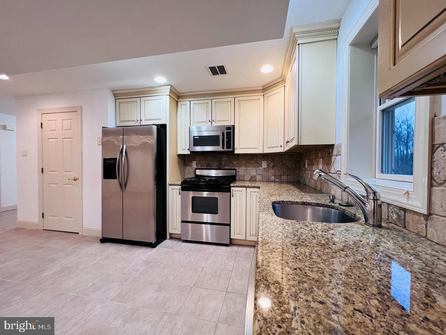 322 Boot Road Malvern, PA 19355 - Photo 7 of 22