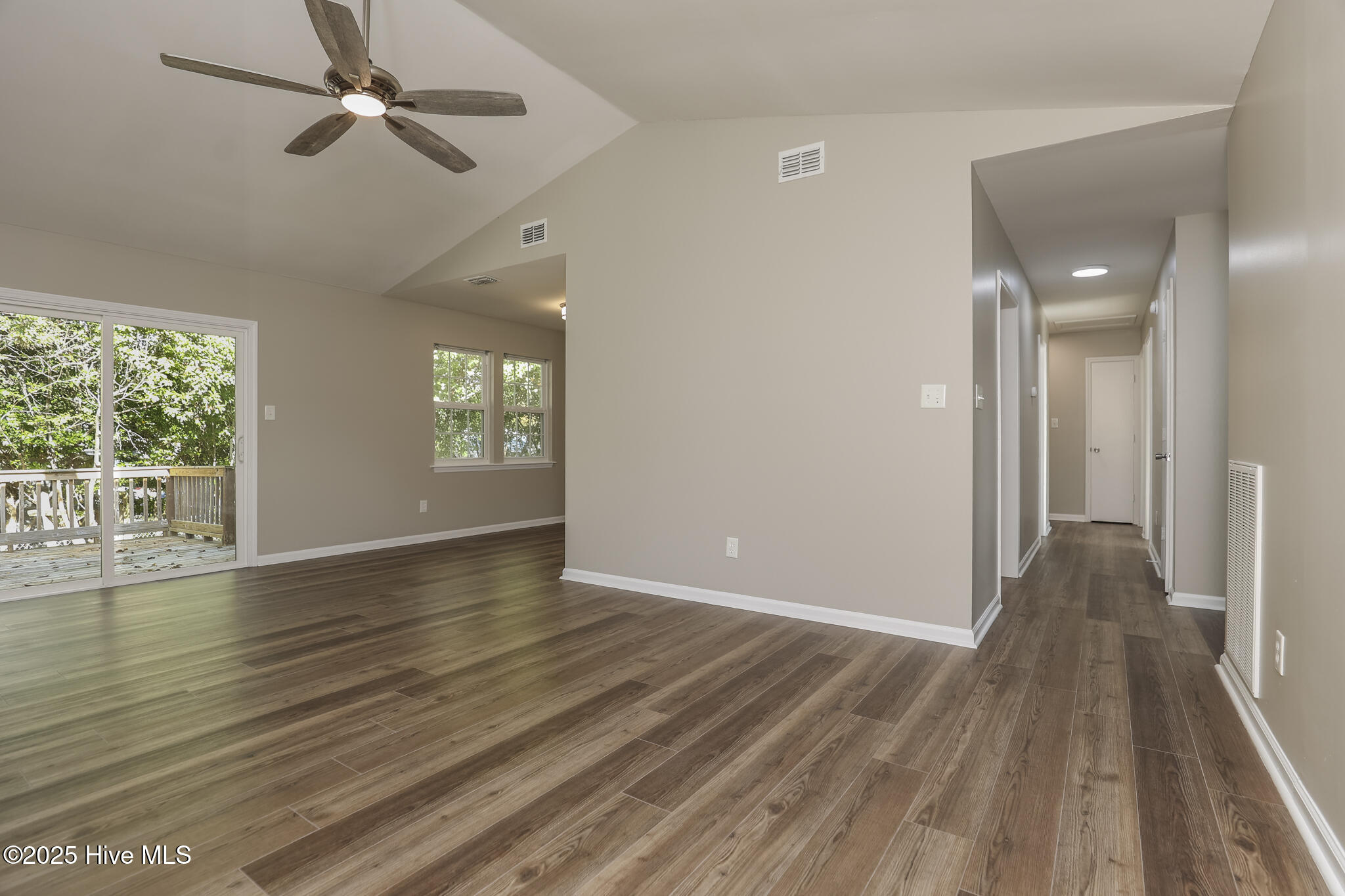 544 Shadowridge Road Jacksonville, NC 28546 - Photo 8 of 47 544 ShadowRidge-19