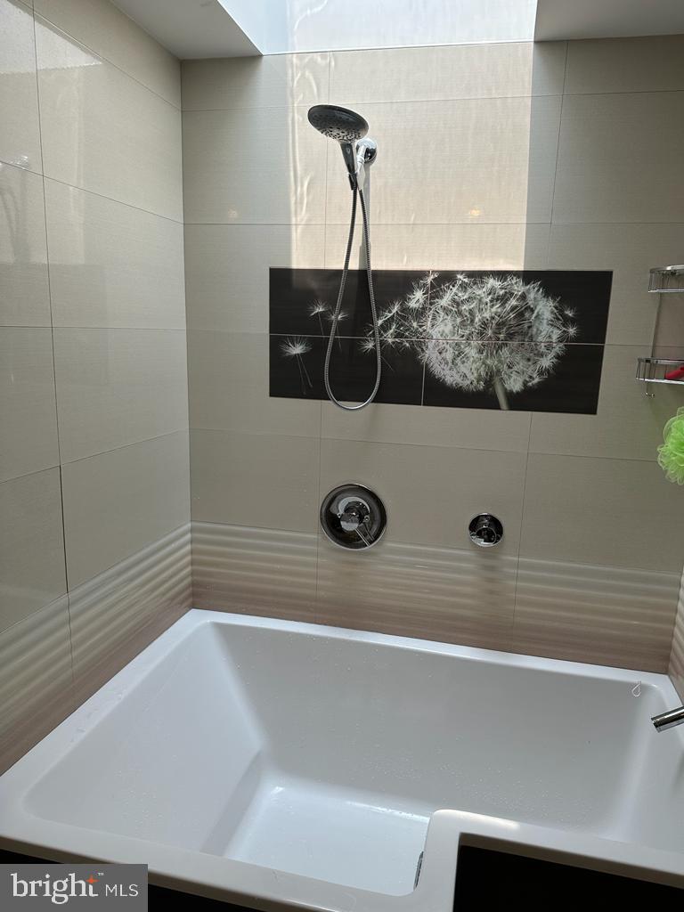 11701 Lockart Road Philadelphia, PA 19116 - Photo 27 of 51 Gallery Image 27
