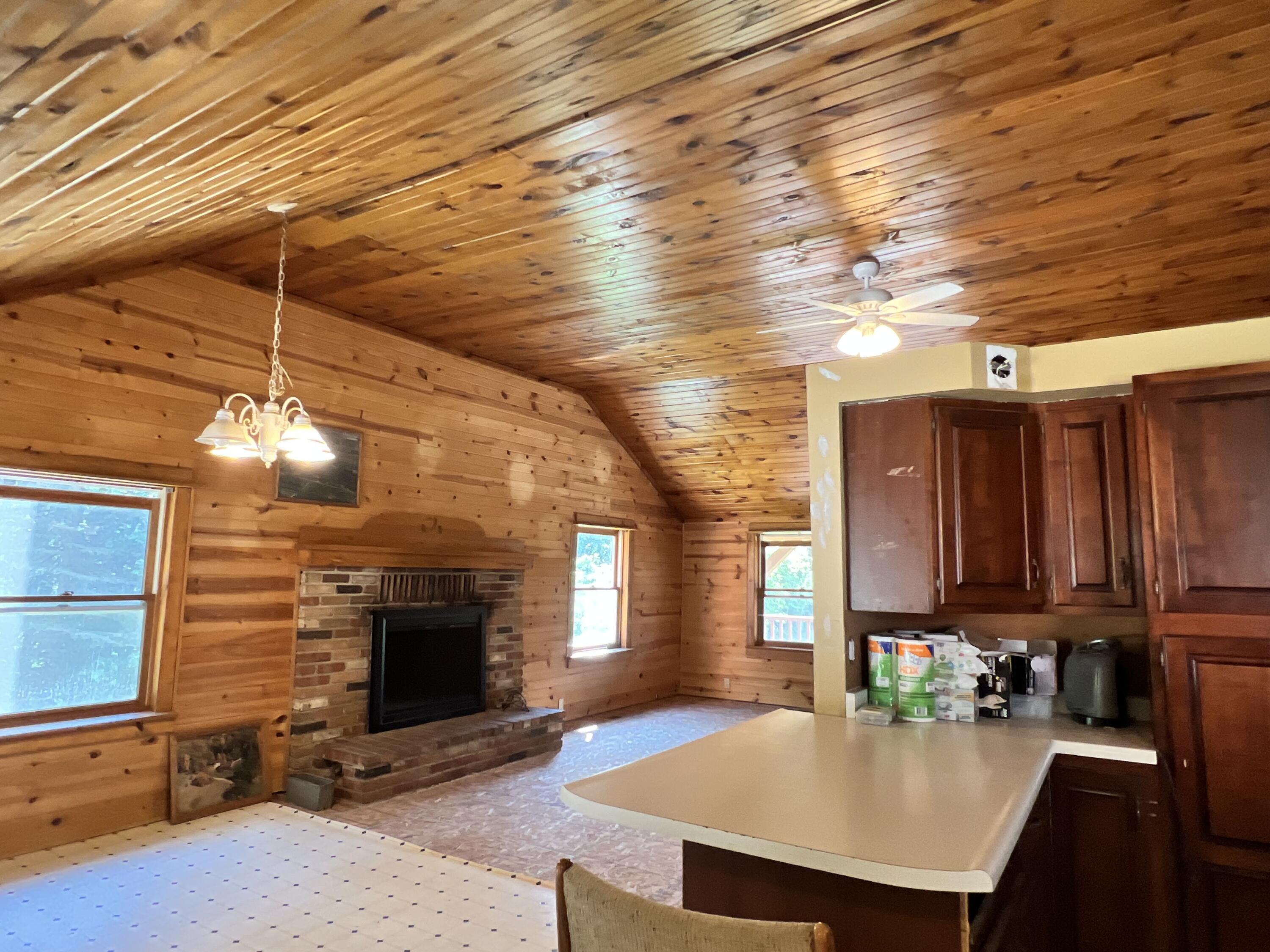 7291 South Whiteville Road Shepherd, MI 48883 - Photo 21 of 46 Front entrance from mudroom