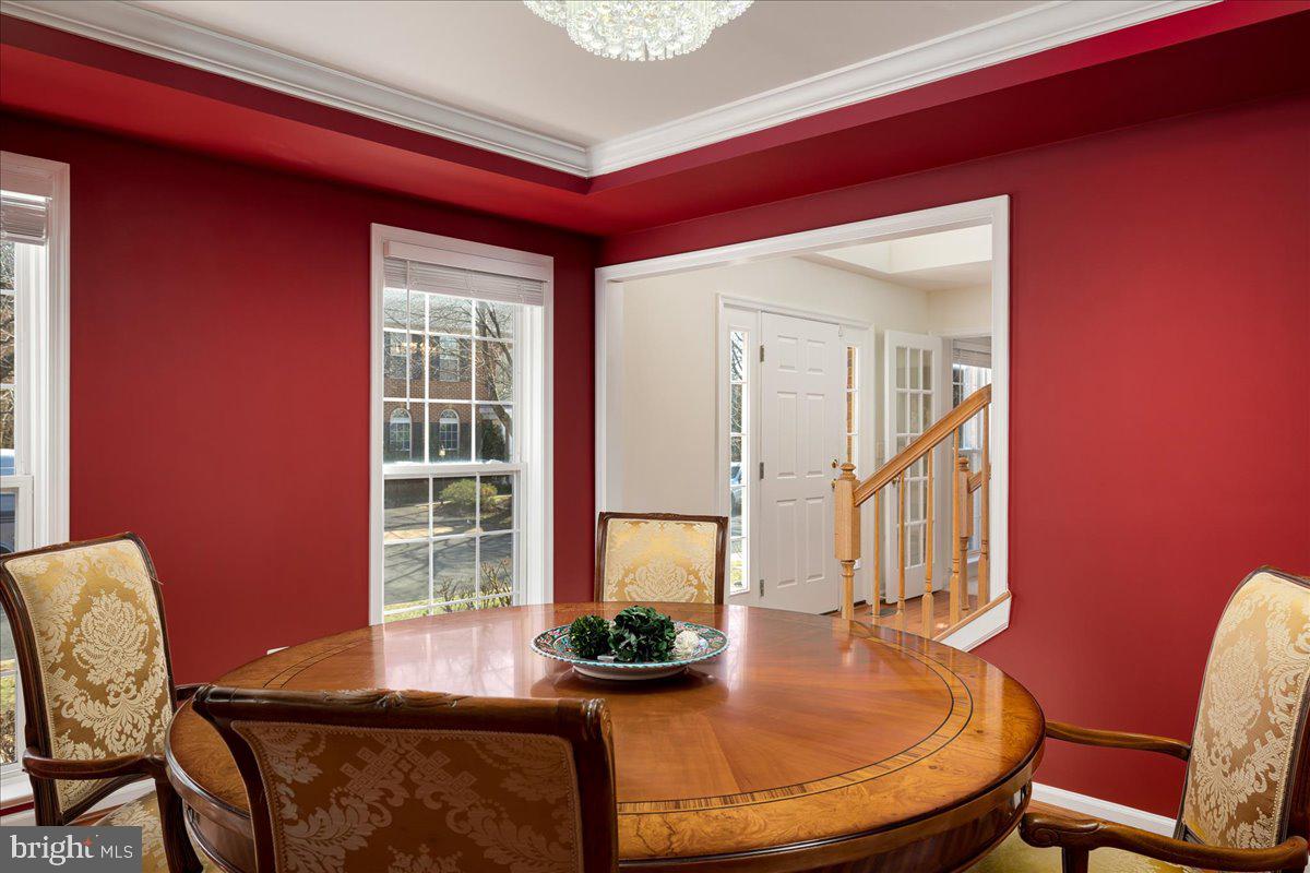 4586 Kieland Ridge Road Fairfax, VA 22030 - Photo 18 of 47 Dinning Room