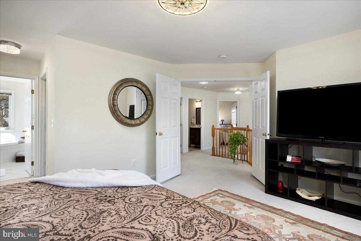 4586 Kieland Ridge Road Fairfax, VA 22030 - Photo 23 of 47 Primary Bedroom