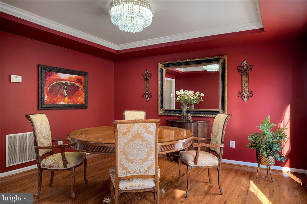 4586 Kieland Ridge Road Fairfax, VA 22030 - Photo 3 of 47 Dining Room
