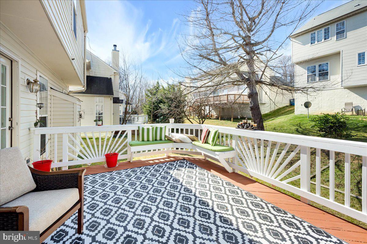 4586 Kieland Ridge Road Fairfax, VA 22030 - Photo 32 of 47 Deck