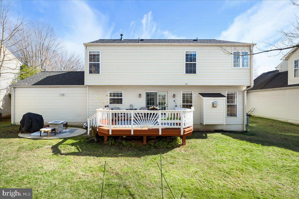 4586 Kieland Ridge Road Fairfax, VA 22030 - Photo 36 of 47 Backyard