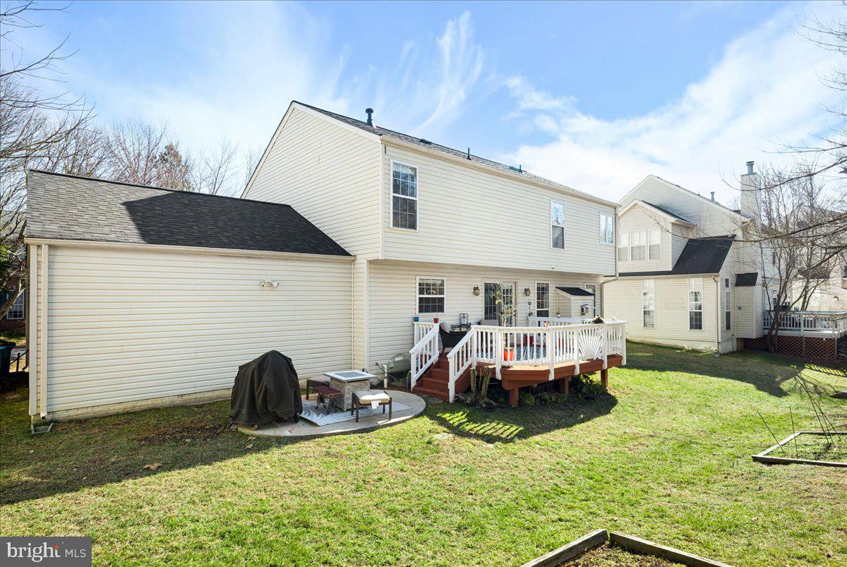 4586 Kieland Ridge Road Fairfax, VA 22030 - Photo 37 of 47 Backyard