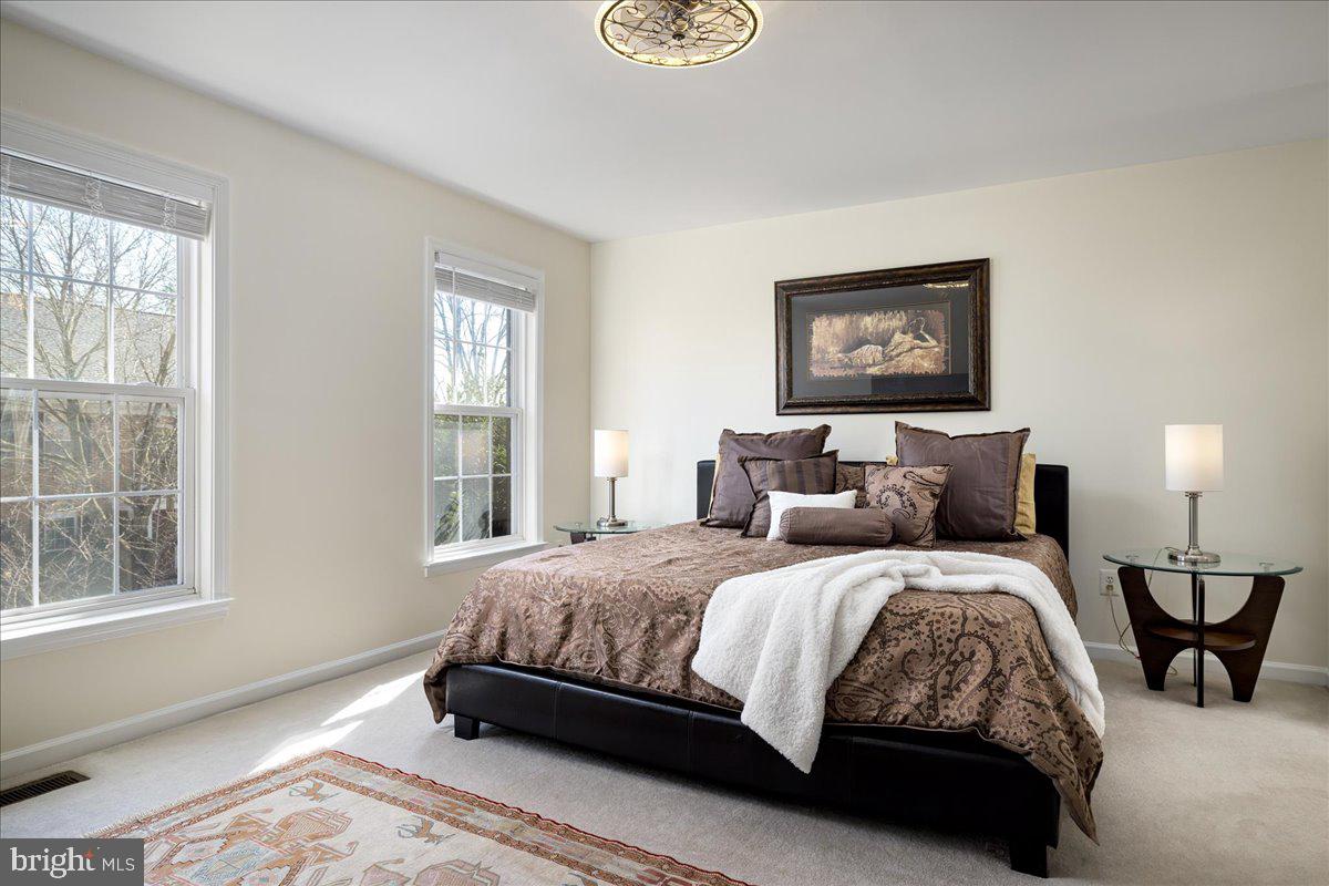 4586 Kieland Ridge Road Fairfax, VA 22030 - Photo 5 of 47 Primary Bedroom