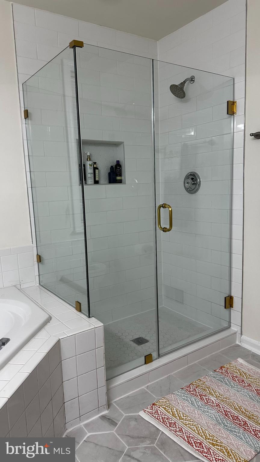 4586 Kieland Ridge Road Fairfax, VA 22030 - Photo 7 of 47 Primary Bathroom