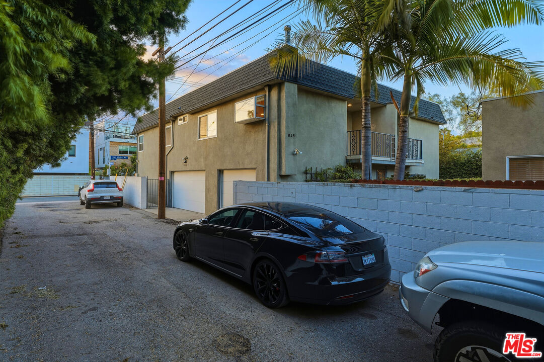 817 Broadway Street Venice, CA 90291 - Photo 12 of 17