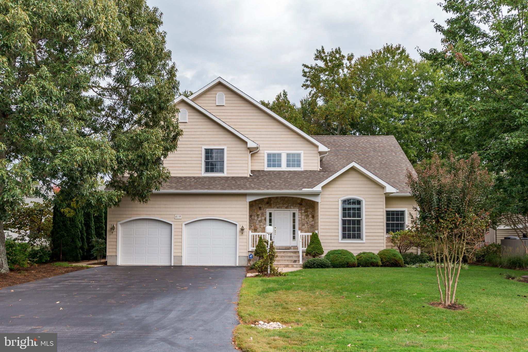 Welcome to 609 Bethany Loop in The Salt Pond