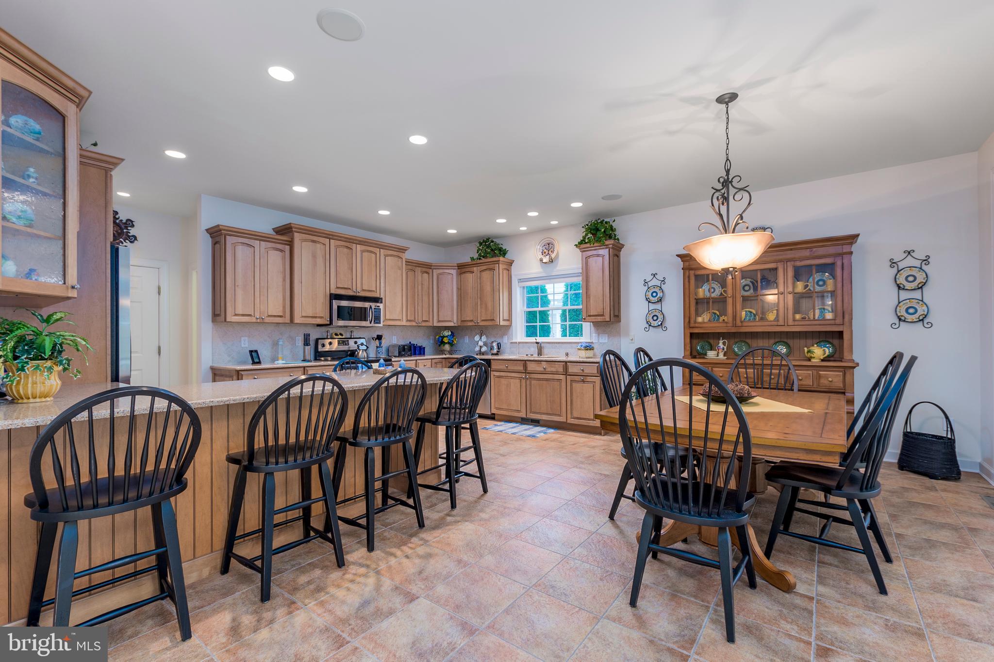 609 Bethany Loop Bethany Beach, DE 19930 - Photo 22 of 41 Kitchen and dining area