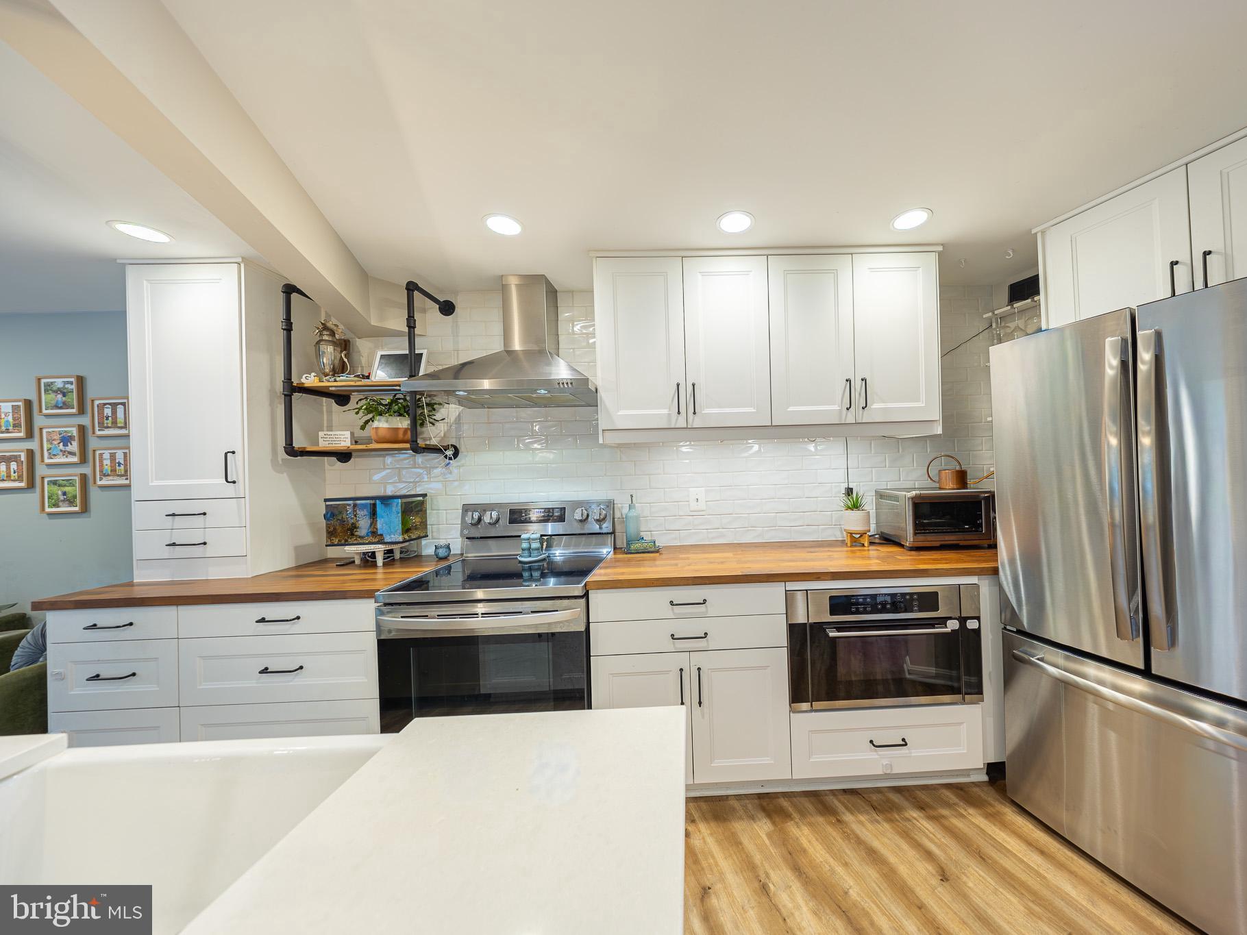 11287 Silentwood Lane Reston, VA 20191 - Photo 14 of 21 Super functional and stylish too