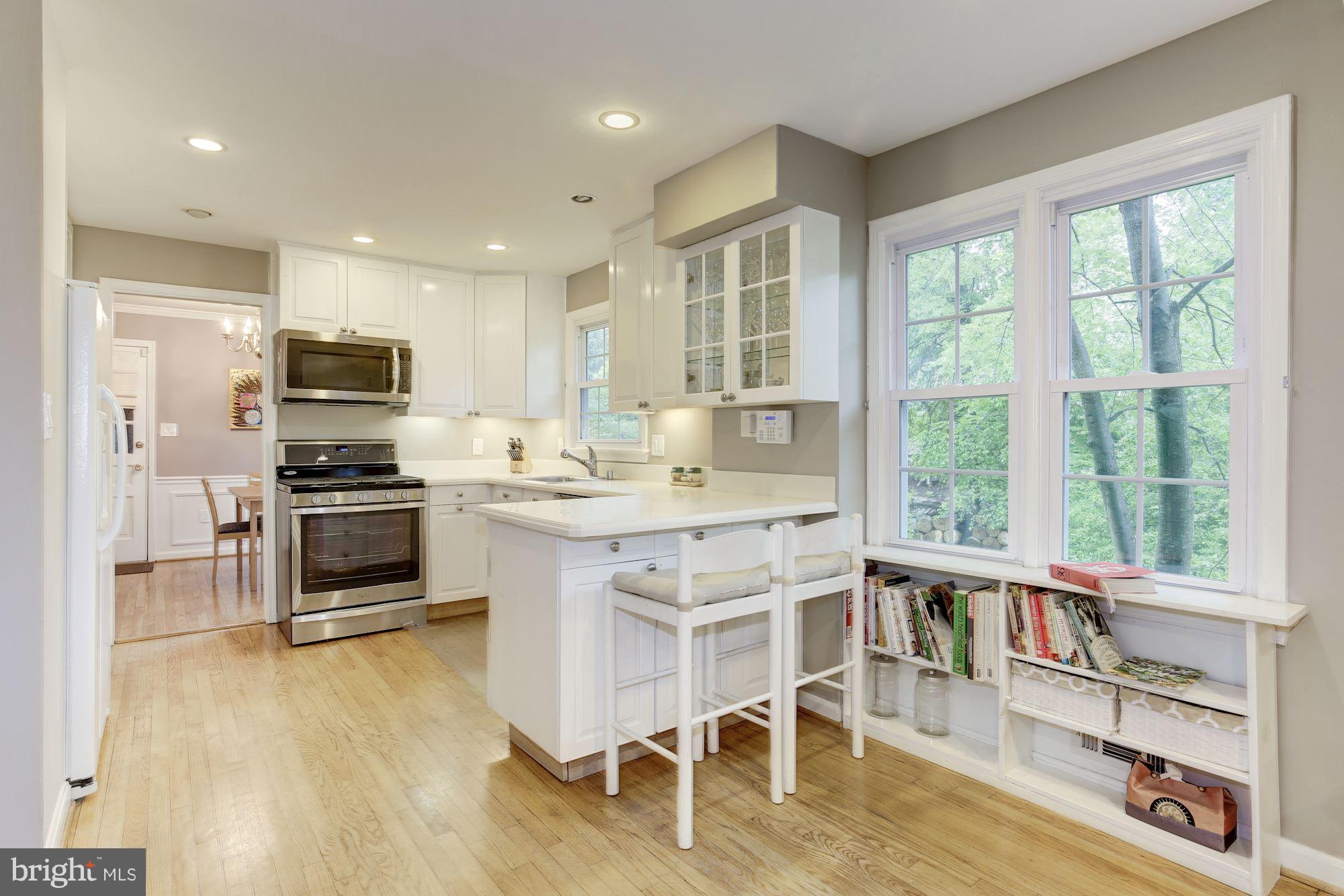 8504 Atwell Road Potomac, MD 20854 - Photo 13 of 30 Kitchen