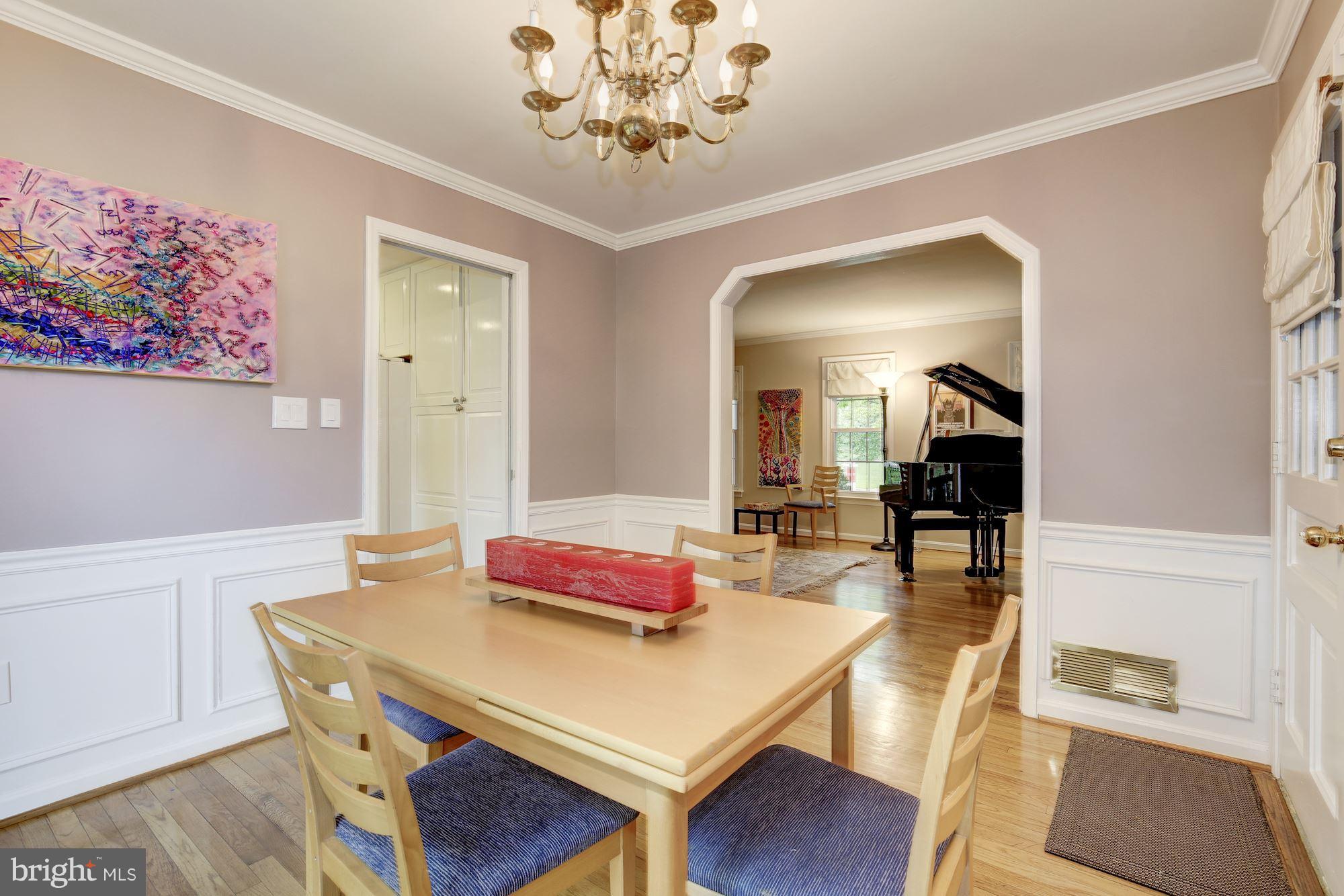 8504 Atwell Road Potomac, MD 20854 - Photo 5 of 30 Dining Room