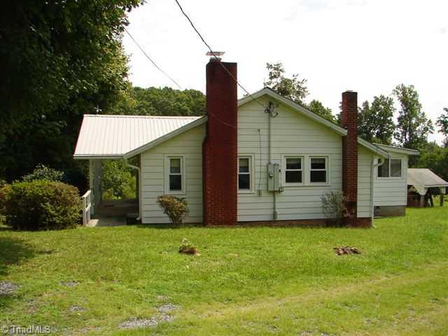 1923 Summey Town Road Trinity, NC 27370 - Photo 3 of 16 Exterior Front. side