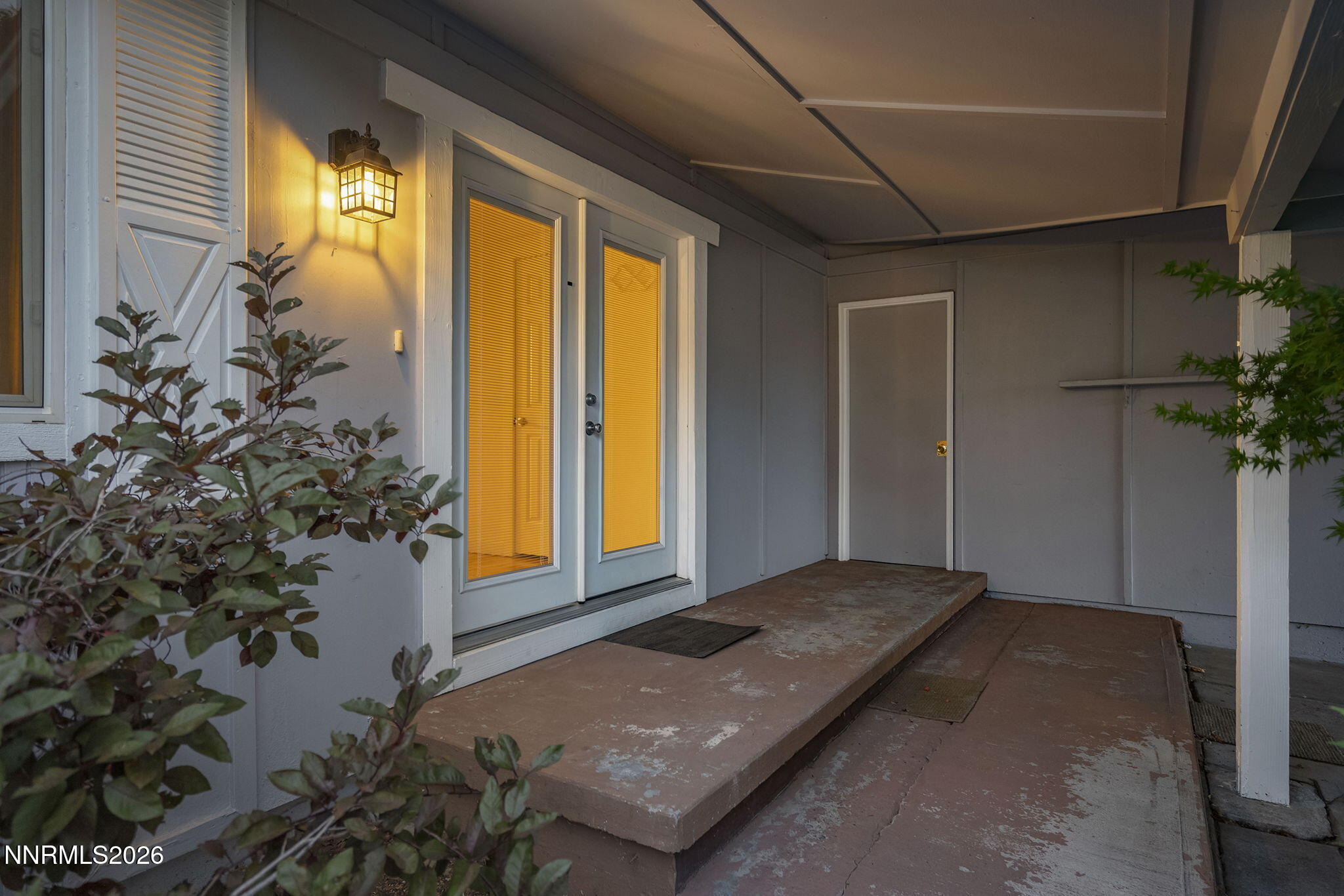 1401 Surf Way Reno, NV 89503 - Photo 6 of 33 a view of a backyard of the house