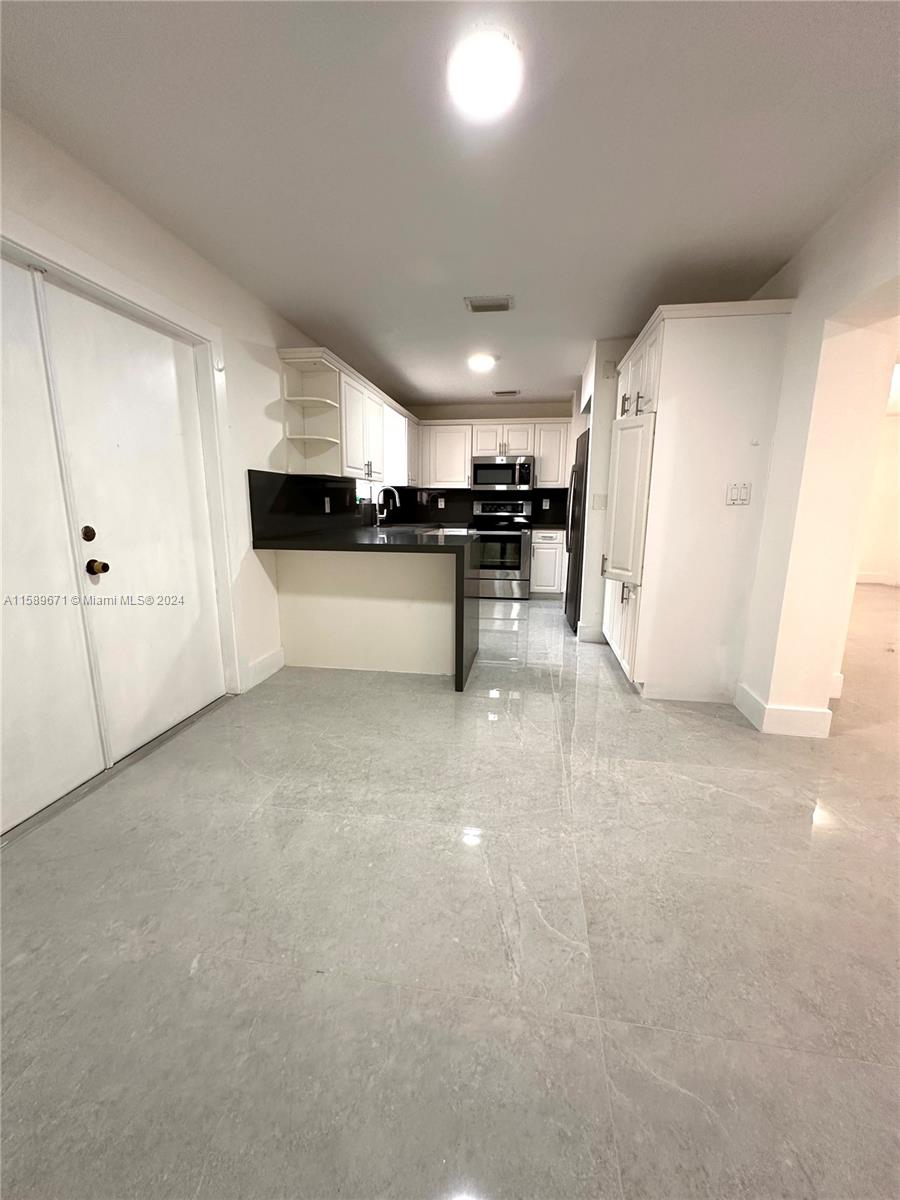 3952 Southwest 136th Avenue, Unit 1 Miami, FL 33175 - Photo 4 of 22