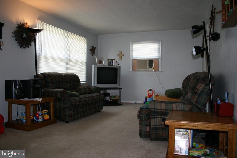 1673 Glenn Road Lancaster, PA 17601 - Photo 3 of 17 Gallery Image 3