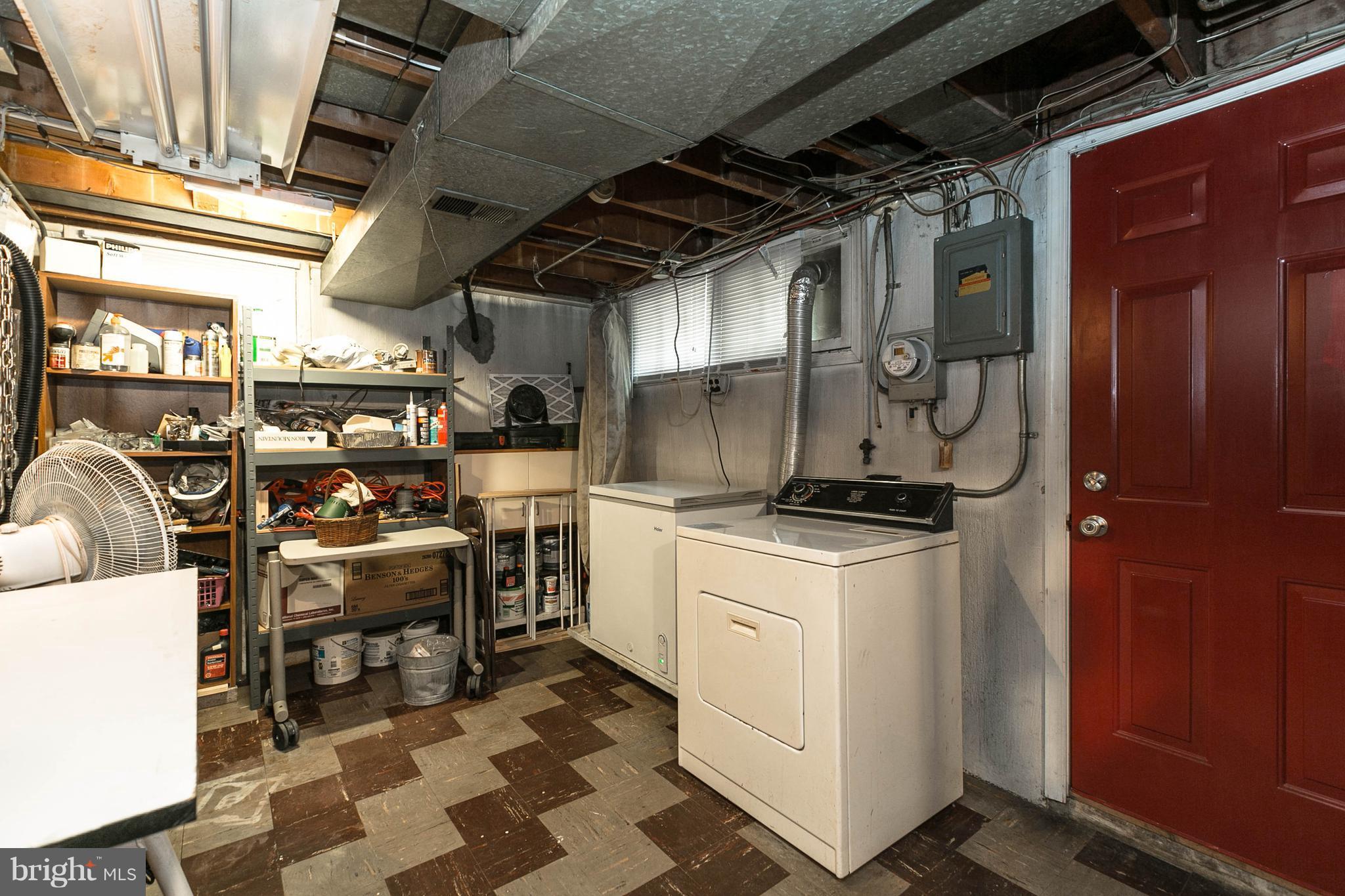 9 Mardrew Road Baltimore, MD 21229 - Photo 22 of 26 Spacious Laundry Room