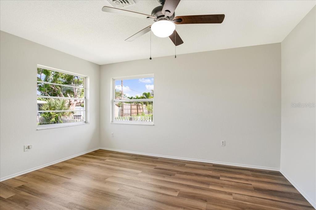 1312 Jamaica Road Venice, FL 34293 - Photo 29 of 35 Second bedroom