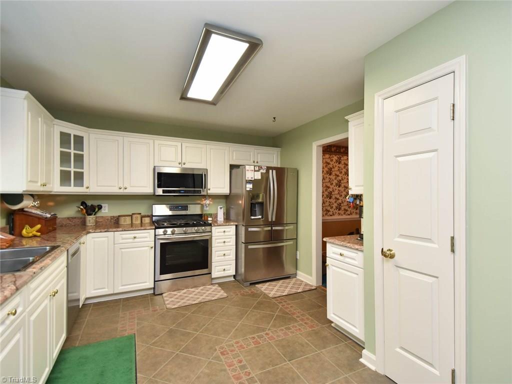 7510 Bartonshire Court Oak Ridge, NC 27310 - Photo 3 of 19 Gallery Image 3