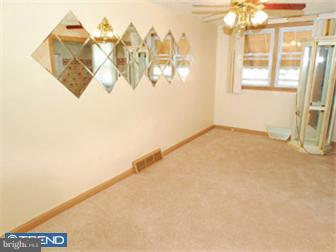 1627 Farrington Road Philadelphia, PA 19151 - Photo 3 of 6 Gallery Image 3