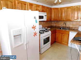 1627 Farrington Road Philadelphia, PA 19151 - Photo 4 of 6 Gallery Image 4