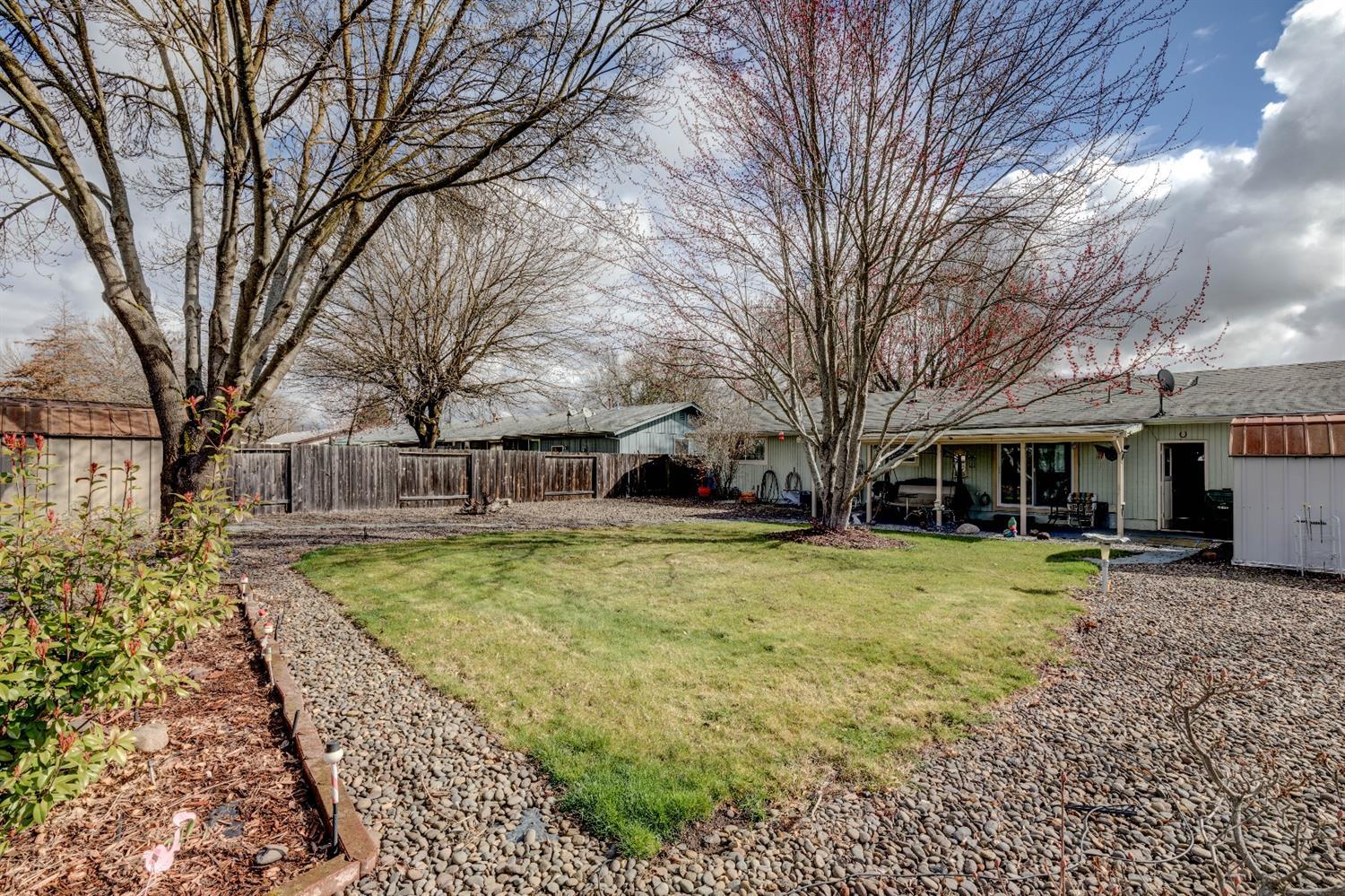 32 Bosc Way Eagle Point, OR 97524 - Photo 2 of 21 Additional Photo