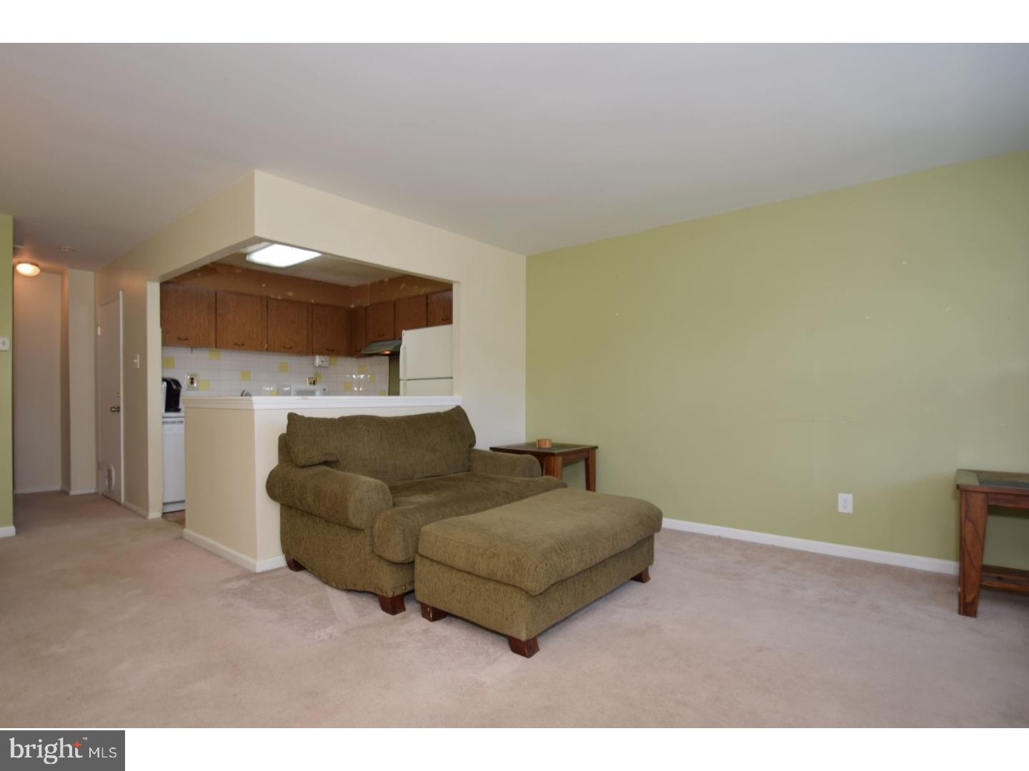 10838 Rayland Road Philadelphia, PA 19154 - Photo 3 of 25 Great Room