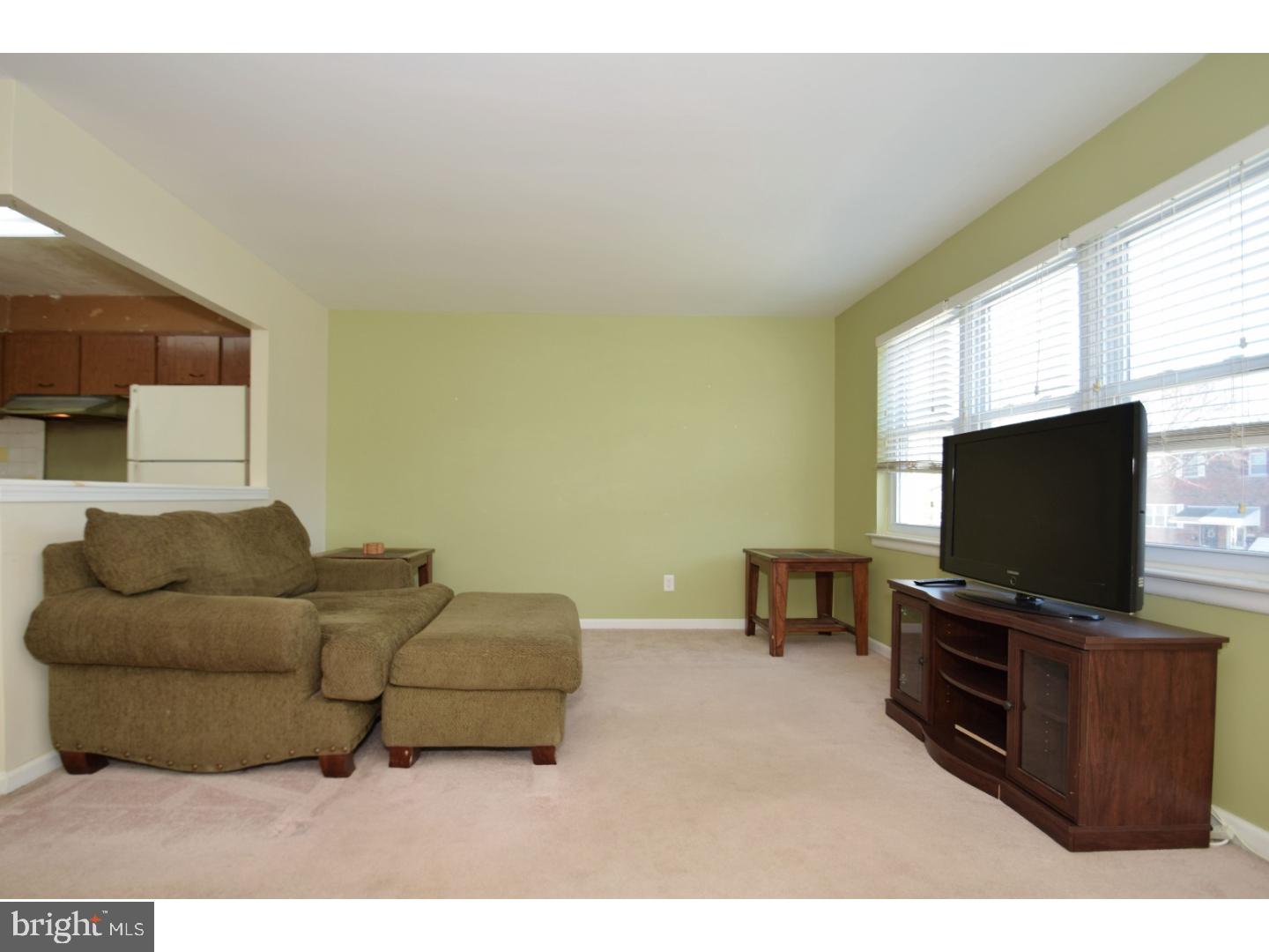 10838 Rayland Road Philadelphia, PA 19154 - Photo 4 of 25 Great Room