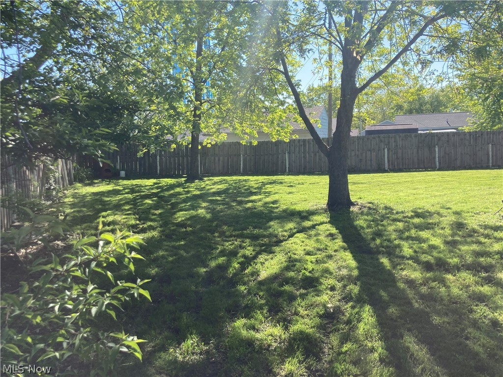 627 Weller Road Elyria, OH 44035 - Photo 6 of 22 Gallery Image 6