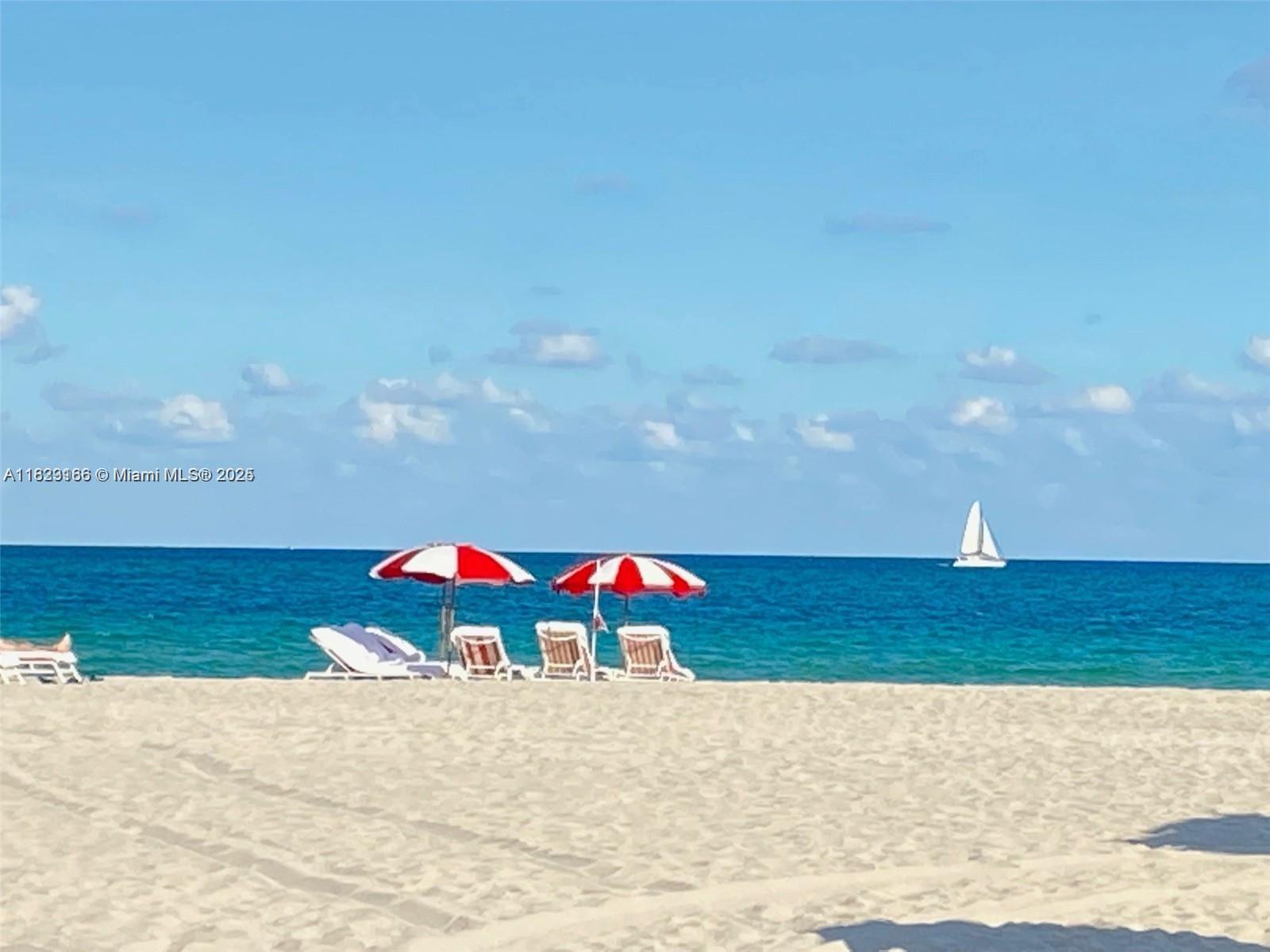 2899 Collins Avenue, Unit 1717 Miami Beach, FL 33140 - Photo 5 of 32 a view of an ocean