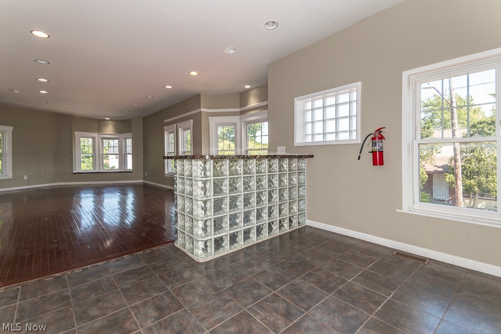 15416 Saranac Road Cleveland, OH 44110 - Photo 8 of 47