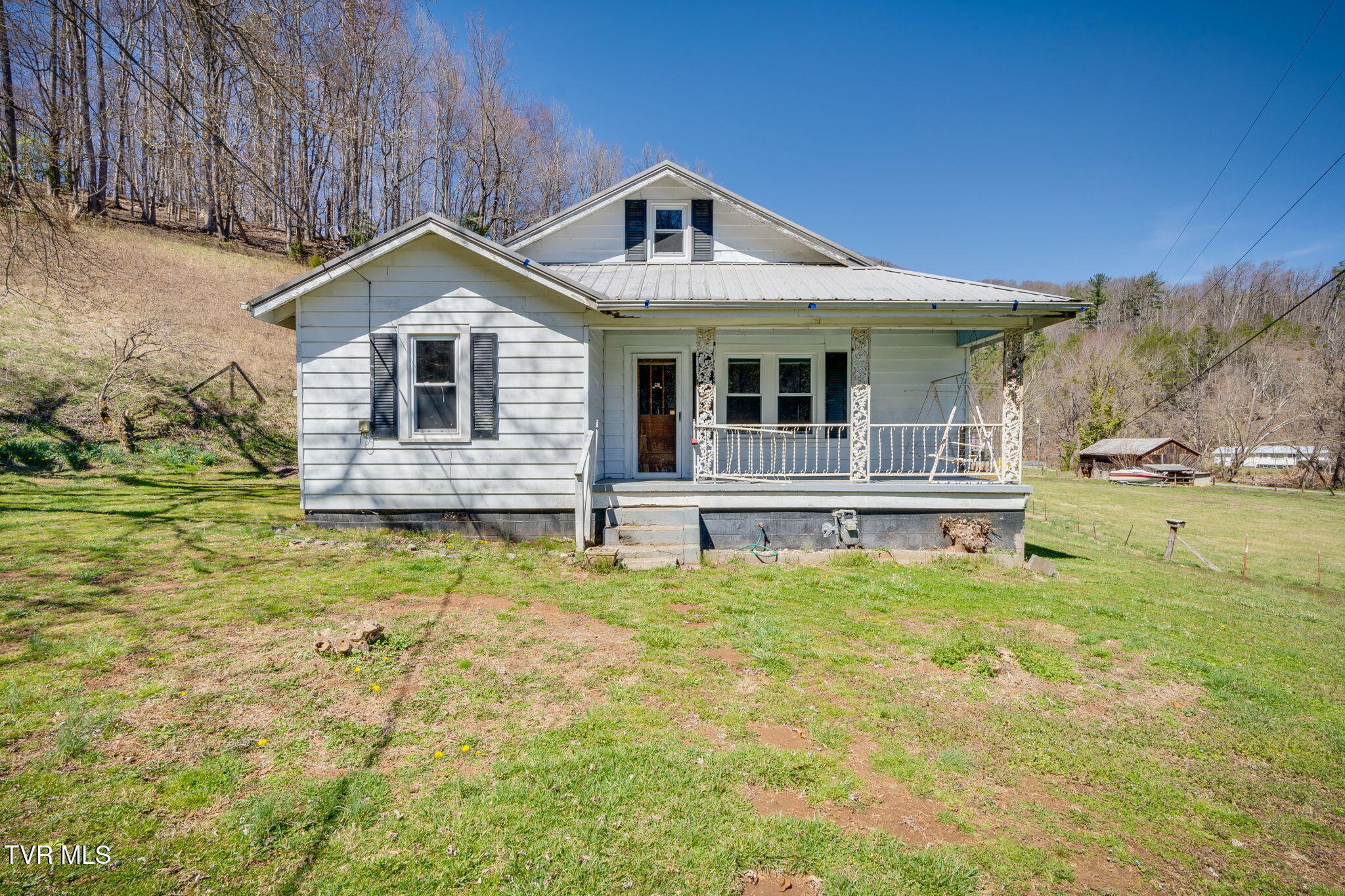501 Polly Erwin Road Erwin, TN 37650 - Photo 1 of 40 001