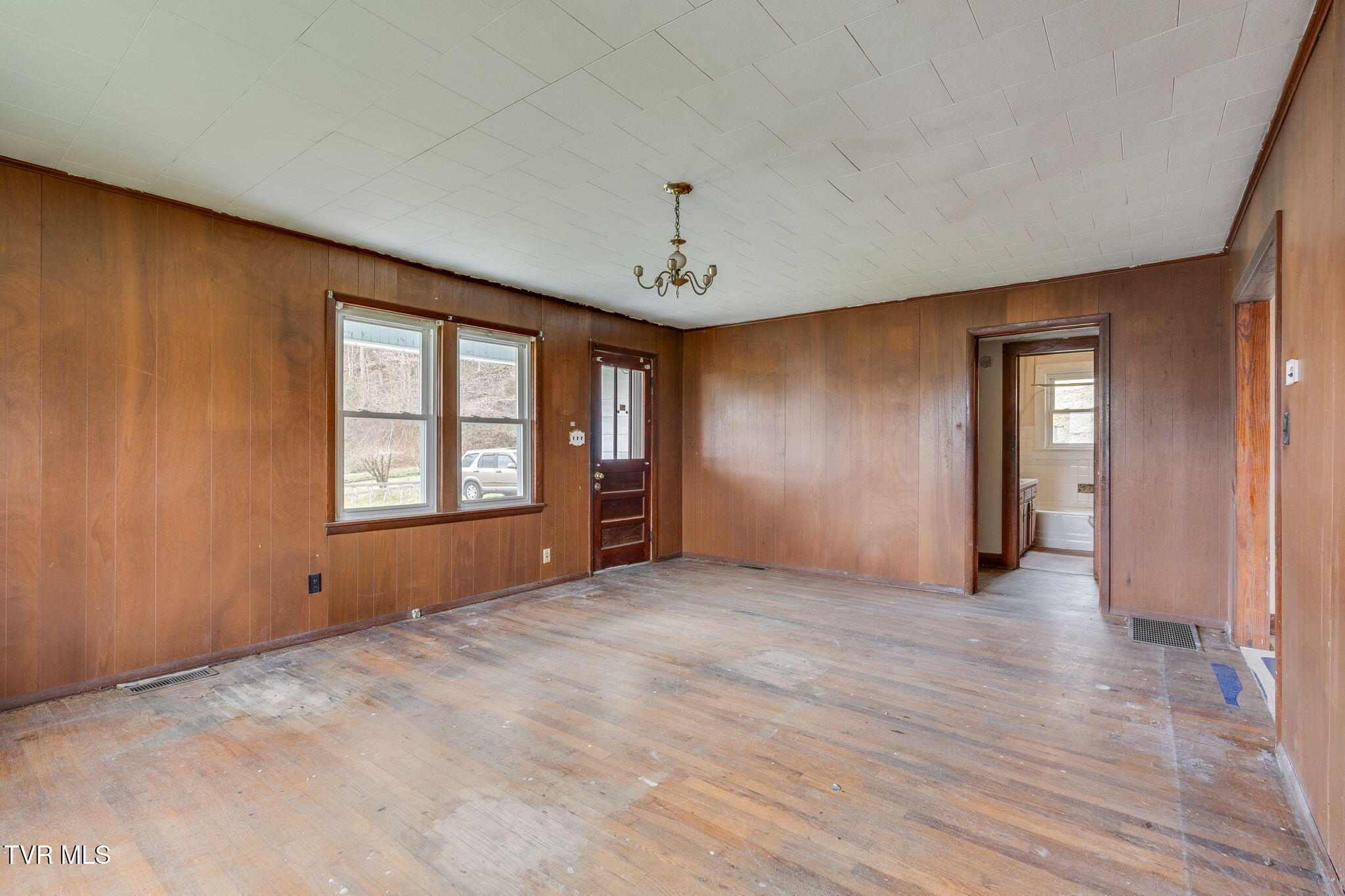501 Polly Erwin Road Erwin, TN 37650 - Photo 16 of 40 003 (2)