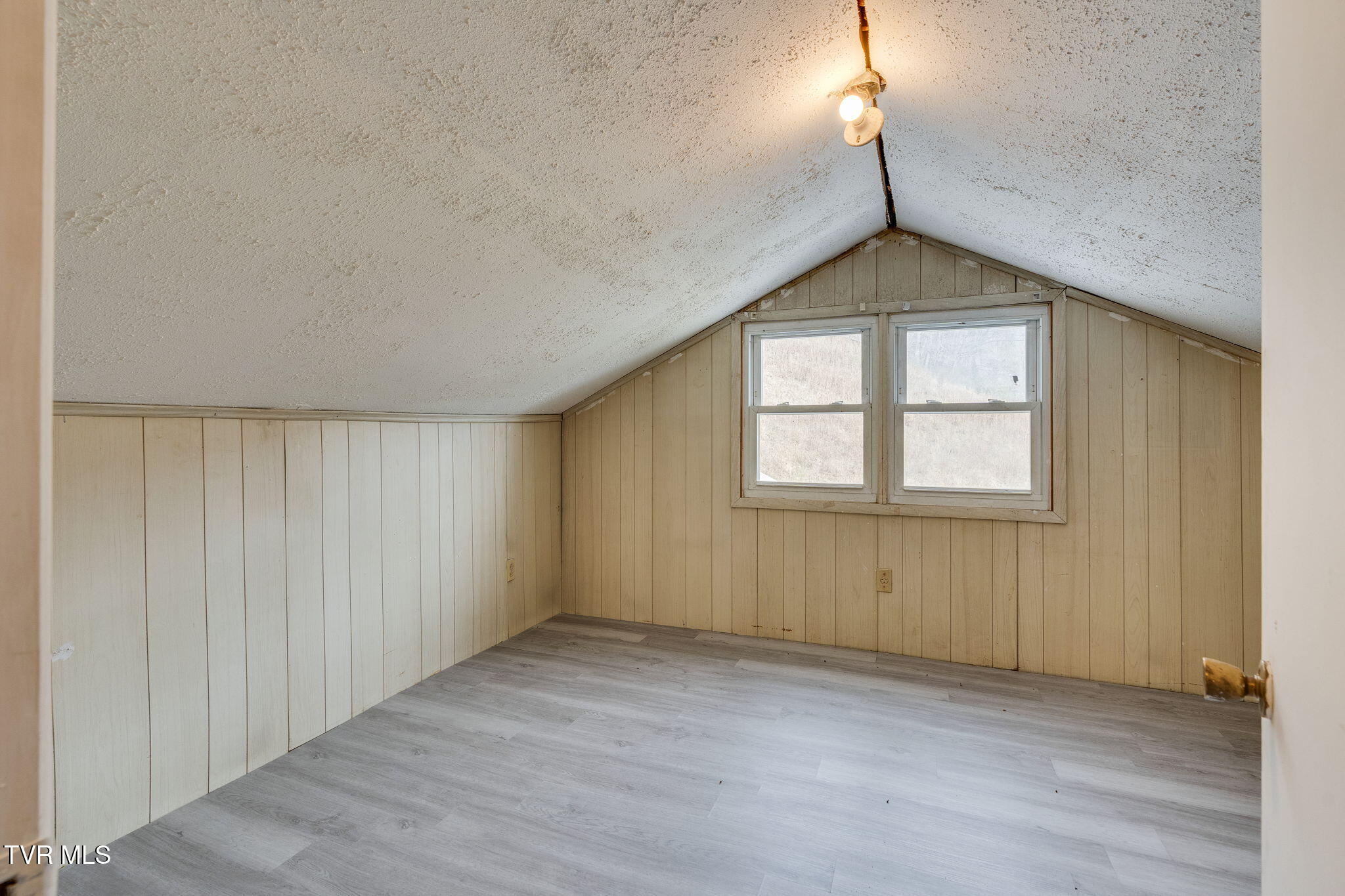 501 Polly Erwin Road Erwin, TN 37650 - Photo 29 of 40 016