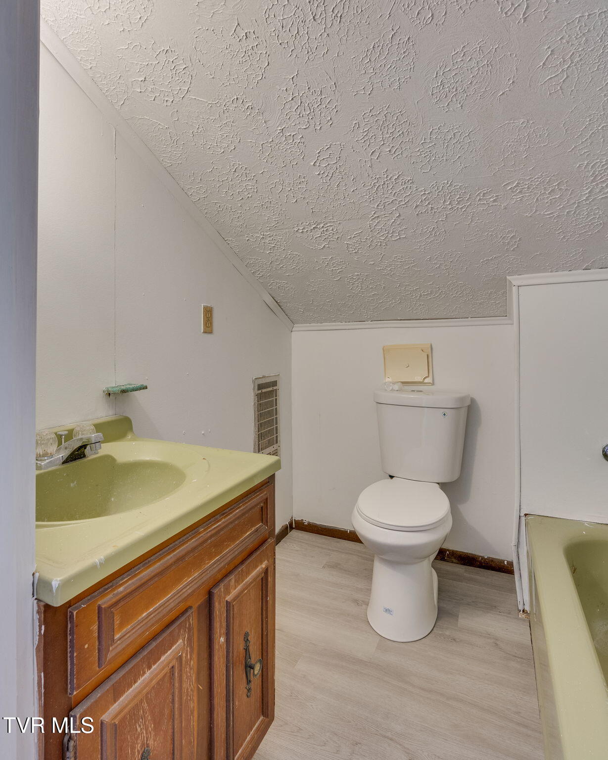 501 Polly Erwin Road Erwin, TN 37650 - Photo 35 of 40 022