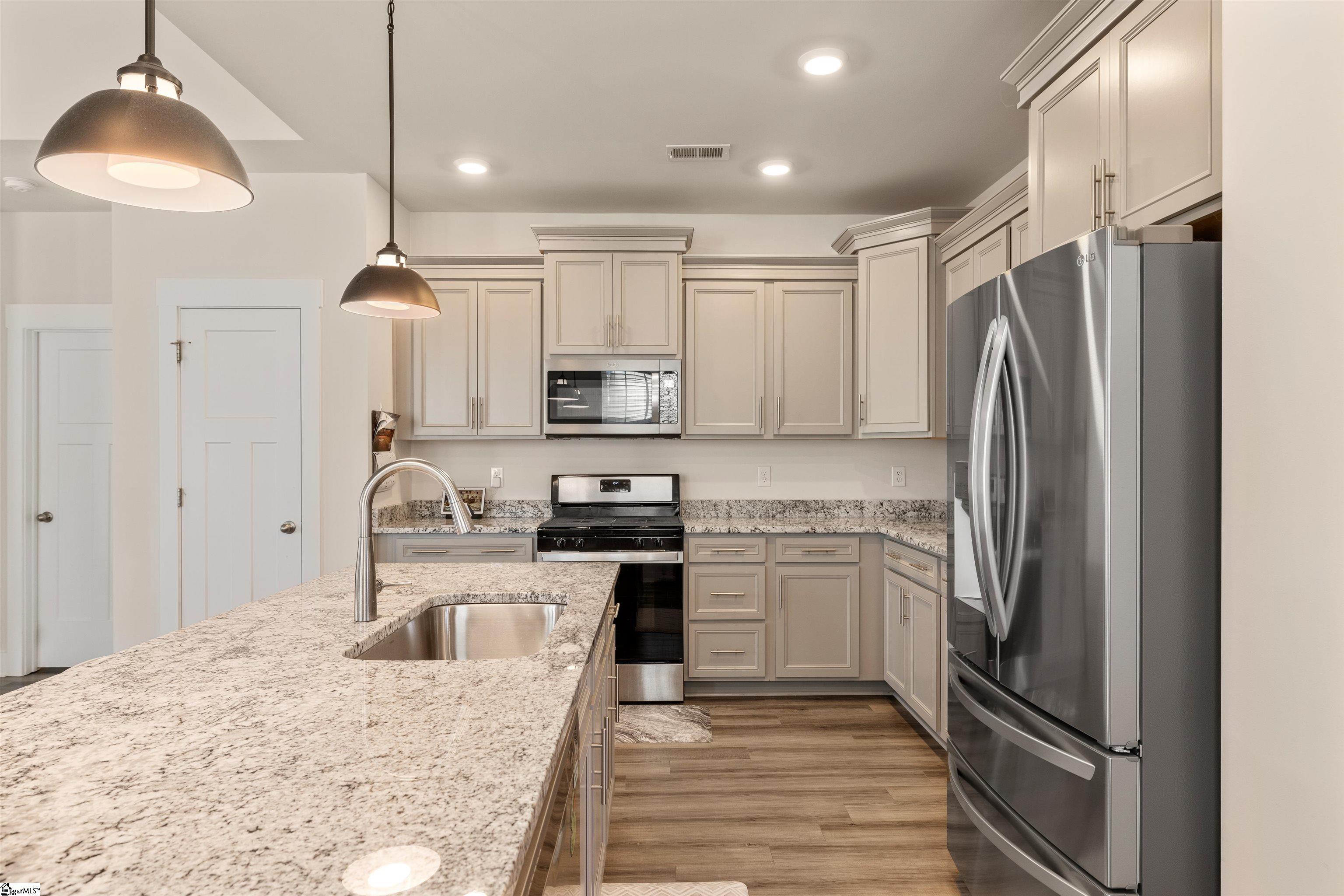 201 Rosecroft Drive Easley, SC 29642 - Photo 9 of 48