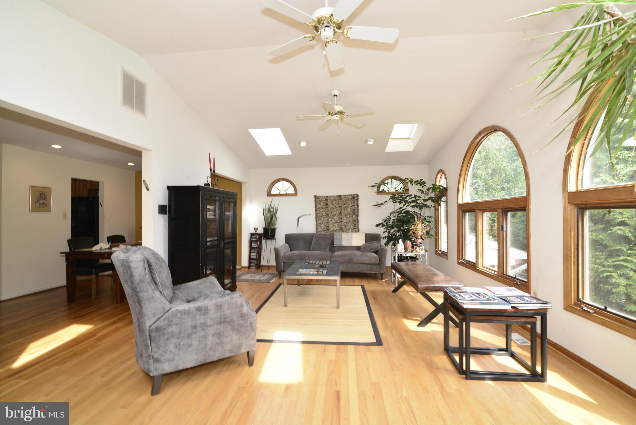 409 Adahi Road Southeast Vienna, VA 22180 - Photo 16 of 26 Interior (General)
