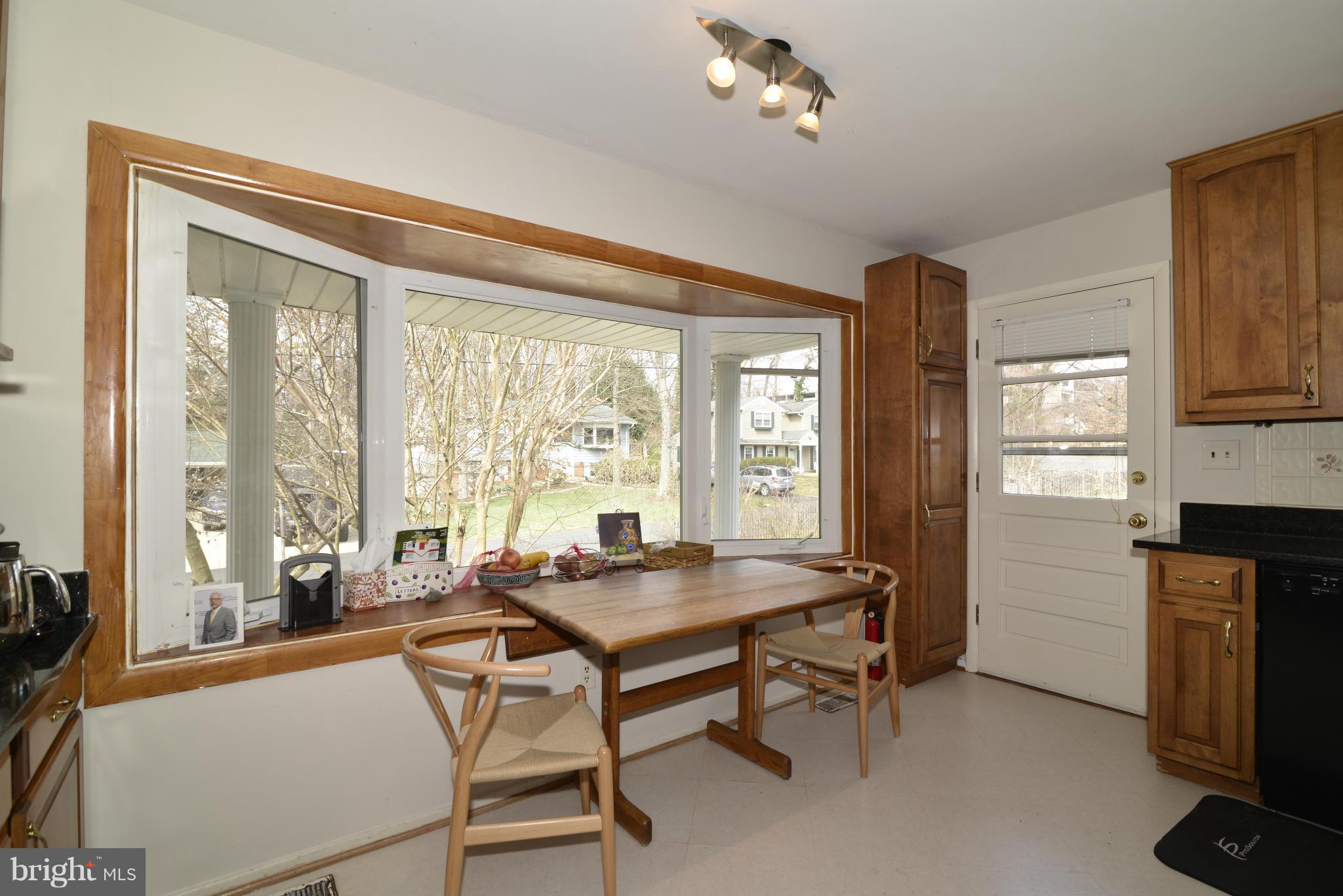 409 Adahi Road Southeast Vienna, VA 22180 - Photo 7 of 26 Kitchen