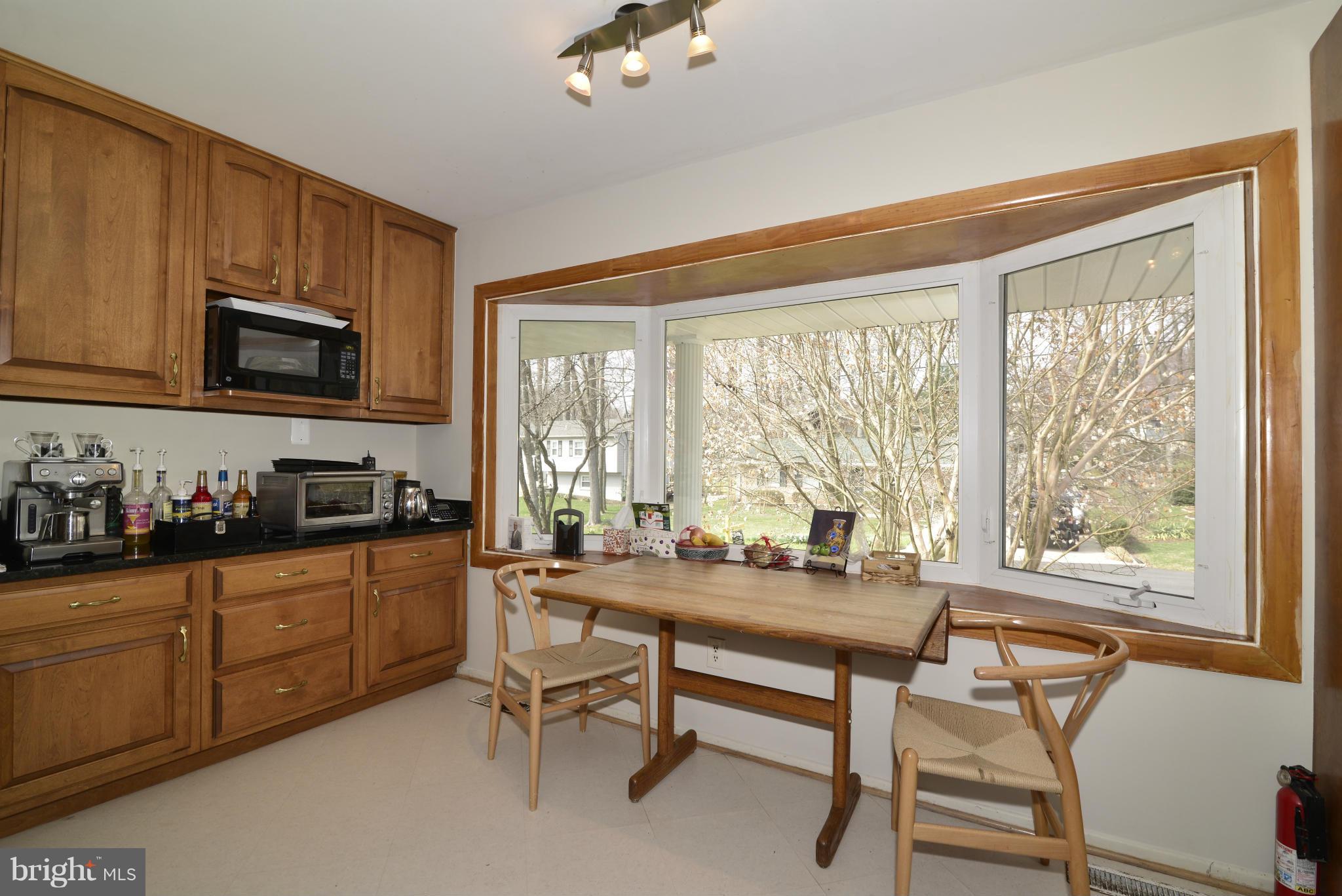 409 Adahi Road Southeast Vienna, VA 22180 - Photo 8 of 26 Kitchen