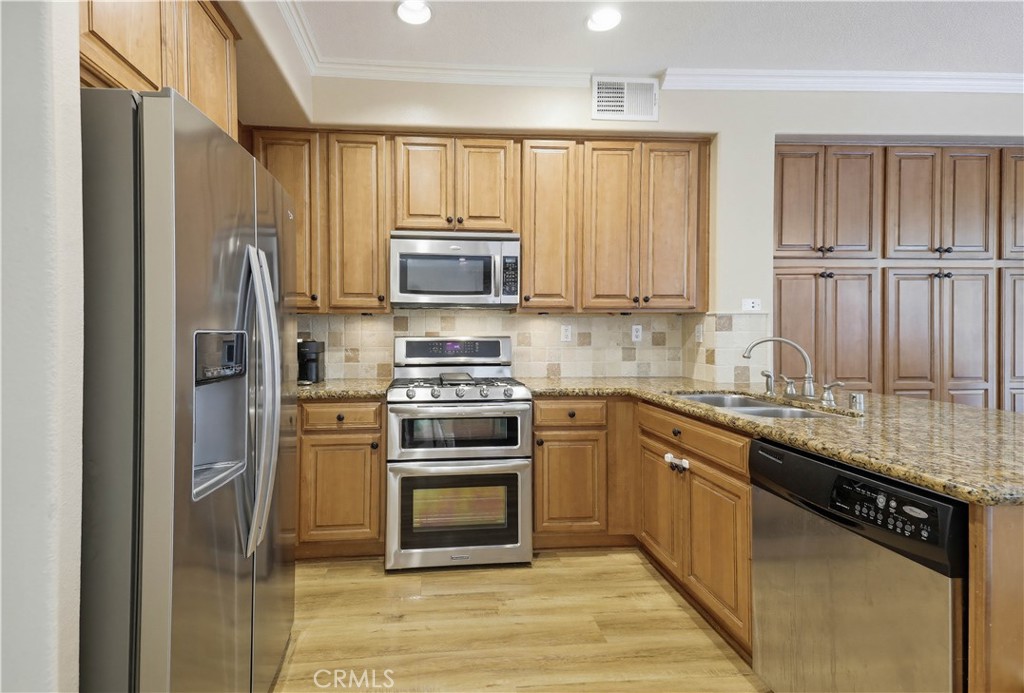 29 Blazewood Lake Forest, CA 92610 - Photo 12 of 47