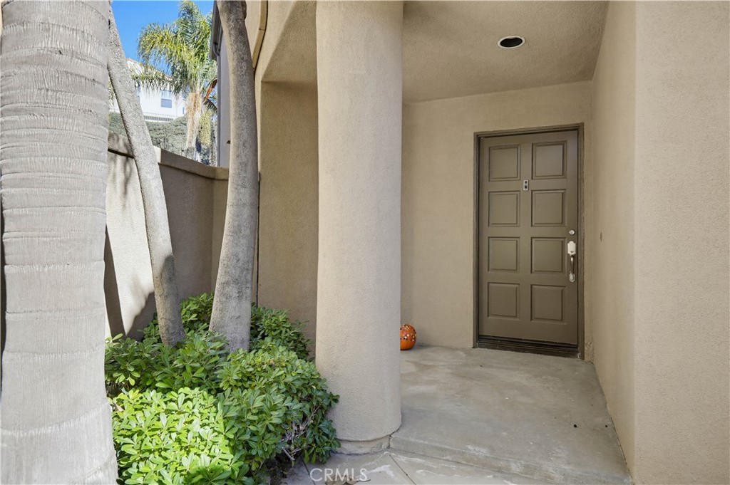 29 Blazewood Lake Forest, CA 92610 - Photo 2 of 47