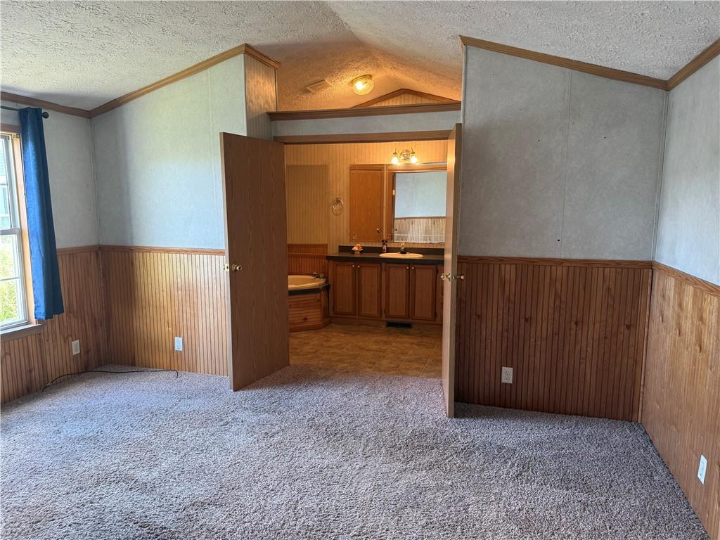 40 Mobile Road Washington, PA 15301 - Photo 5 of 23 Primary Bedroom