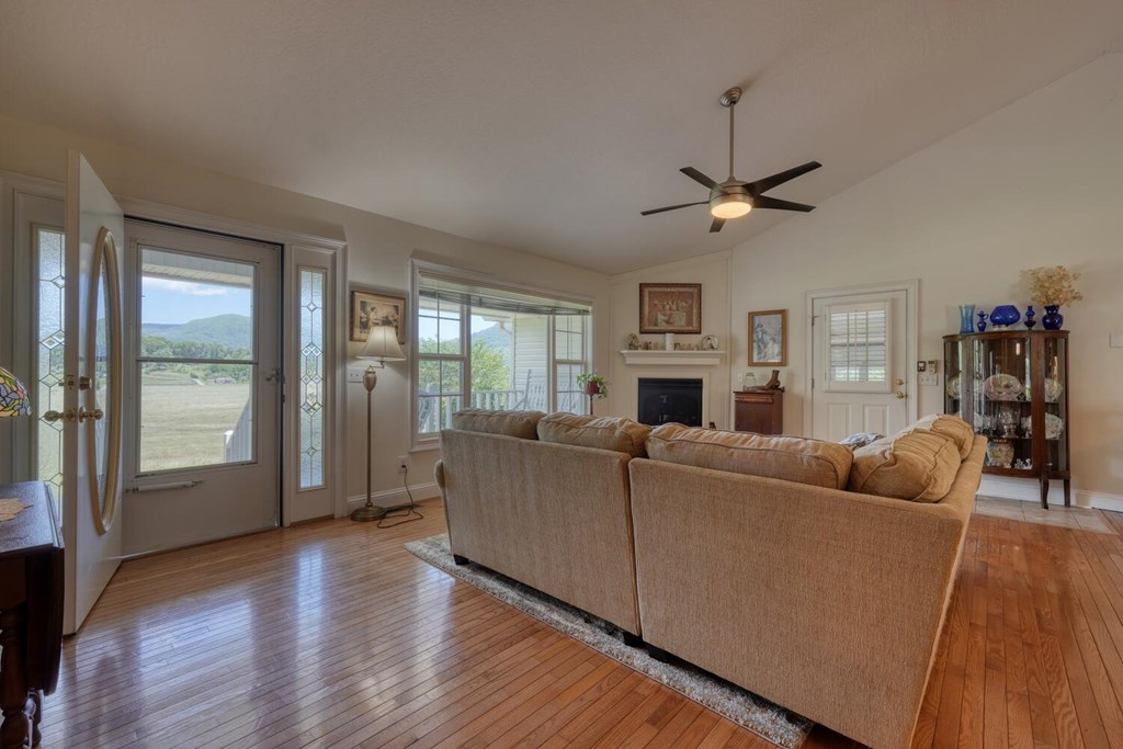 2008 Hidden Valley Road Hiawassee, GA 30546 - Photo 10 of 49 Gallery Image 10