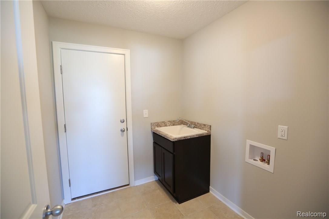 489 Hosta, Unit 87 Howell, MI 48843 - Photo 13 of 16 Please note, pictures are of different condominium with identical floor plan!