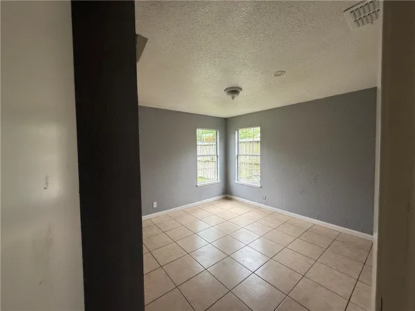 $1,350 | 1926 Glenfield Drive, Corpus Christi, TX 78416