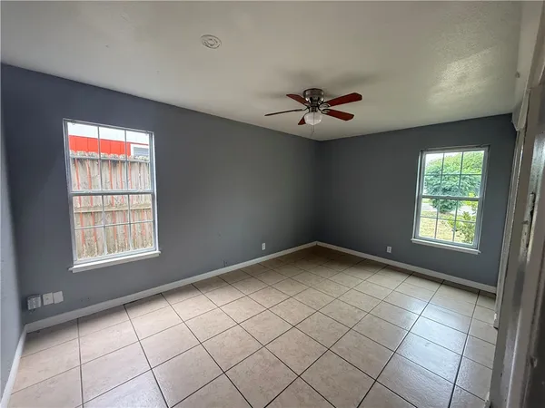 $1,350 | 1926 Glenfield Drive, Corpus Christi, TX 78416